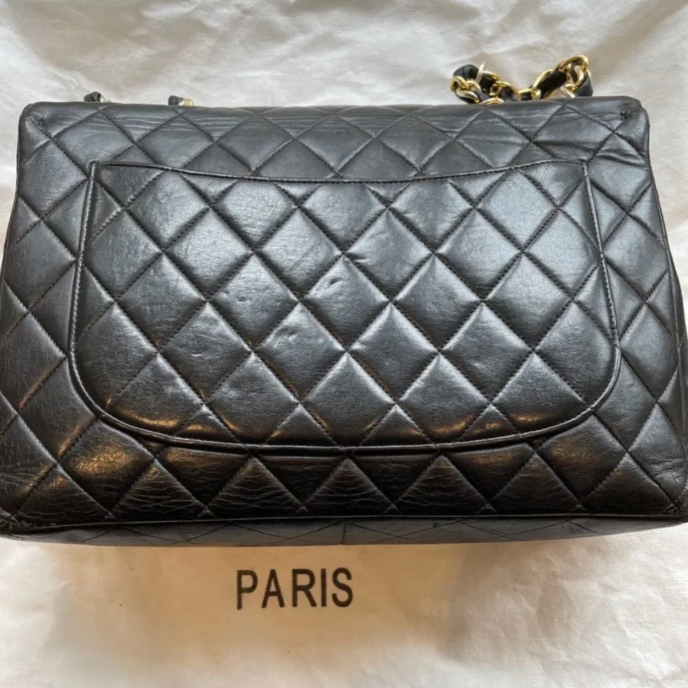 CHANEL vintage jumbo shoulder bag